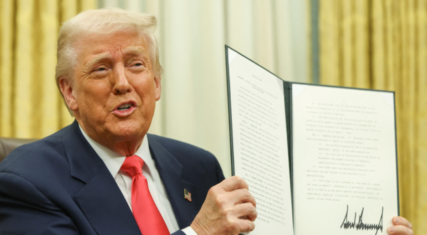 Trump indulta a Giuliani y decenas de aliados acusados de intentar anular su derrota de 2020