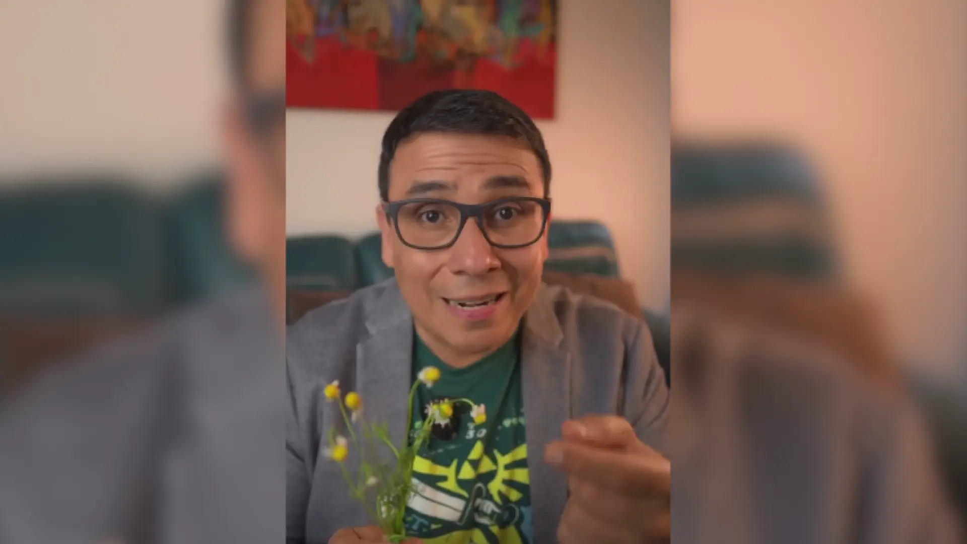 William Arias, médico: «La manzanilla es una aliada para mejorar la calidad del sueño respaldada por la ciencia. No una bebida de abuelas»