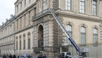 Liberan sin cargos a un sospechoso del robo en el Louvre, pero e imputan a otro