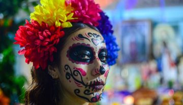 Flores, cráneos y recuerdos: así se vive el Día de Muertos en México FOTOS