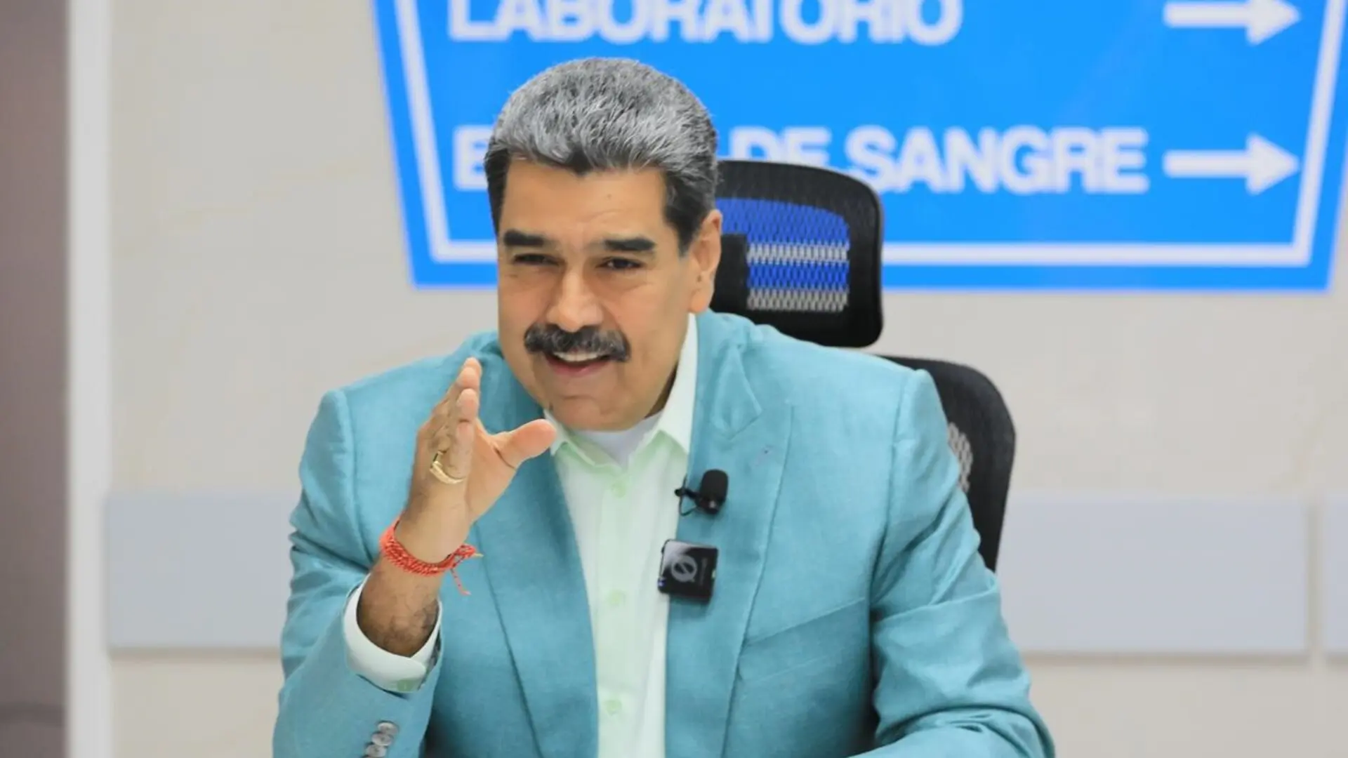 Maduro aboga por combatir la «guerra psicológica» de EEUU: «¿Cómo se dice imbécil en inglés?»