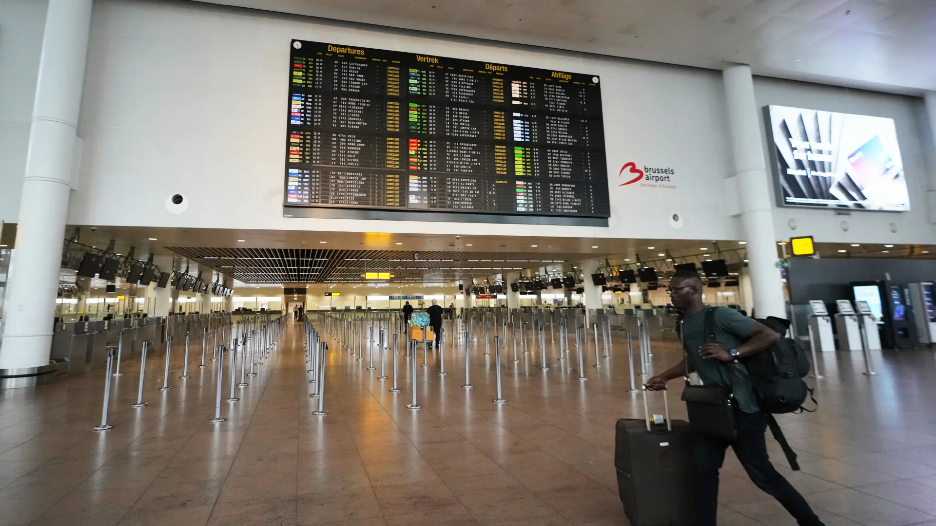 El aeropuerto de Bruselas cancela los vuelos de salida y prevé afectaciones en las llegadas el 26 de noviembre por una huelga nacional