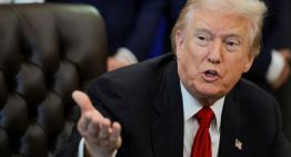 Trump insta a los legisladores a dar el dinero de la sanidad «directamente a la gente»