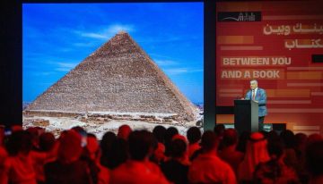 El egiptólogo Zahi Hawass revela en Sharjah inédito descubrimiento en la Pirámide de Khufu