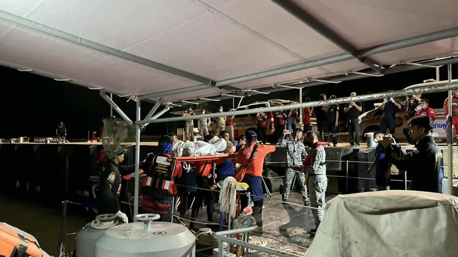 Centenares de desaparecidos y siete muertos tras el naufragio de un barco con rohinyás en Malasia