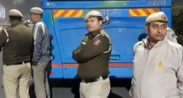 Explosión de coche en la capital india mata al menos a ocho personas