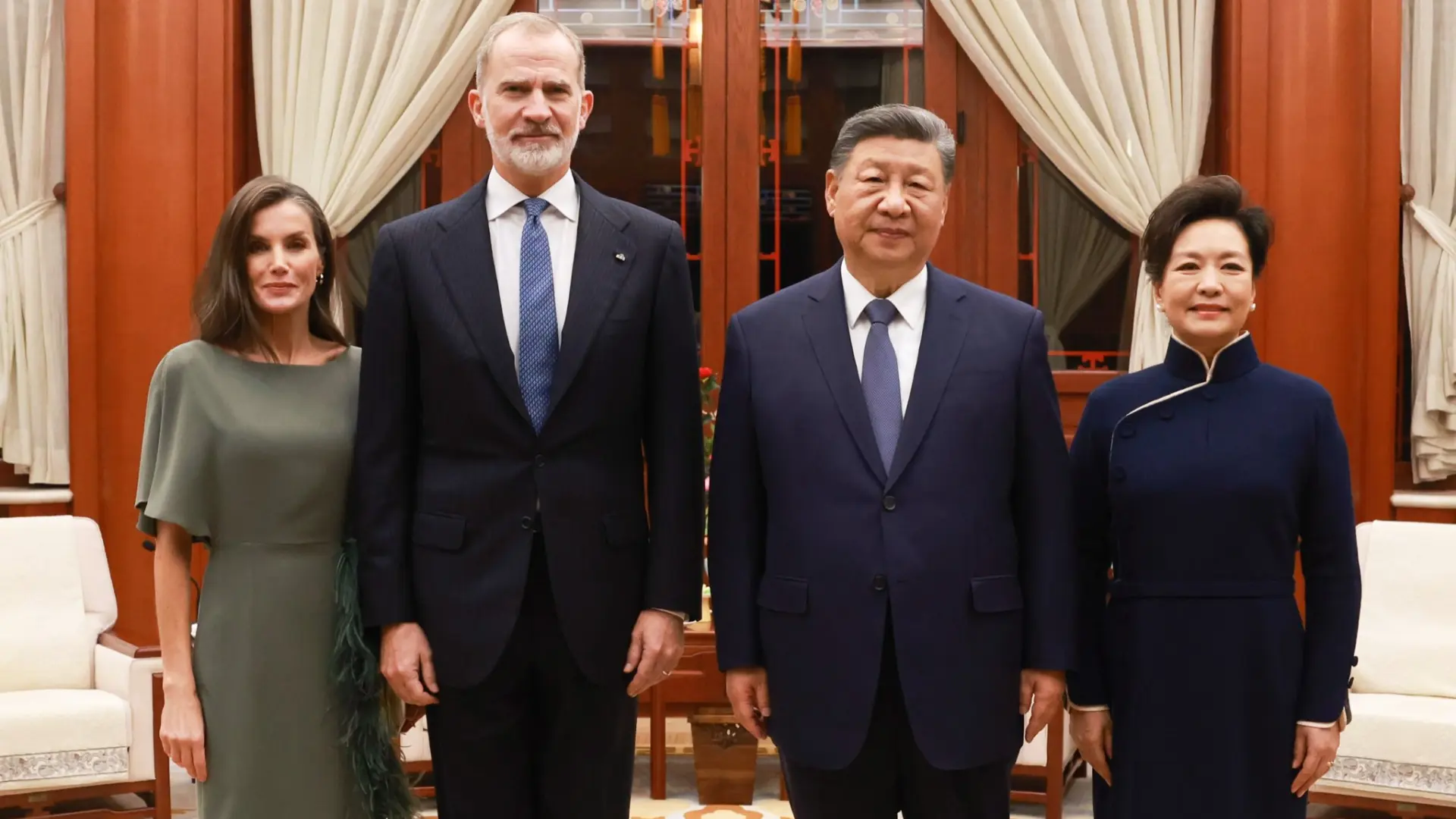 Xi Jinping y la primera dama de China ofrecen una cena privada a los Reyes