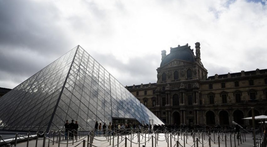 Museo del Louvre cierra temporalmente una galería por fragilidad del edificio