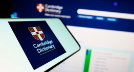 «Parasocial», la palabra del año para el diccionario de Cambridge