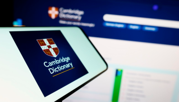 «Parasocial», la palabra del año para el diccionario de Cambridge