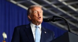 Trump anuncia que Arabia Saudita elevará su inversión en EU hasta un billón de dólares en 2025