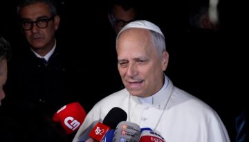 El papa critica el trato “extremadamente irrespetuoso” a migrantes en EU