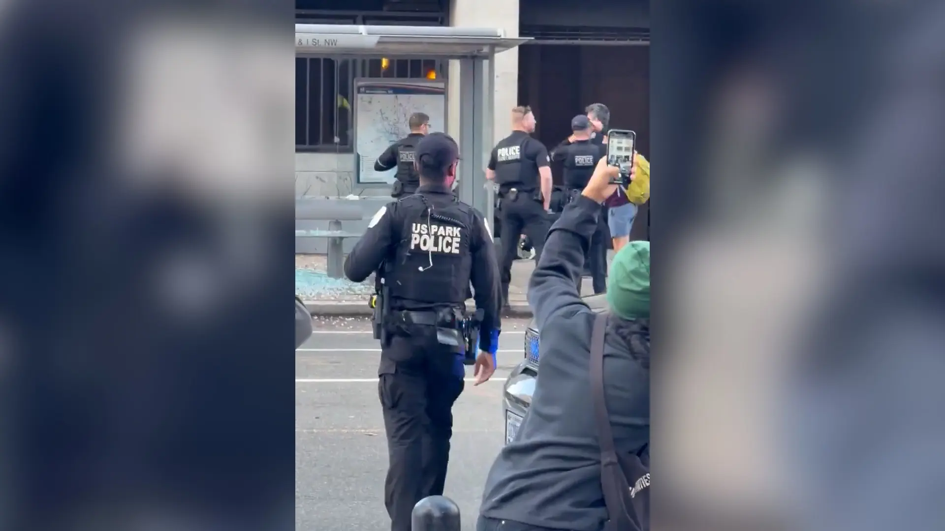 Las autoridades de EEUU rectifican: los dos guardias nacionales tiroteados cerca de la Casa Blanca siguen en situación crítica