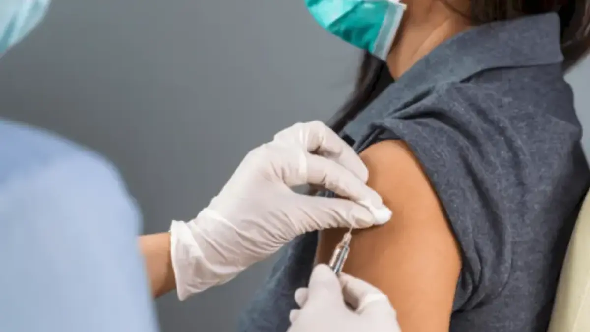 FDA liga 10 muertes infantiles a vacunas COVID