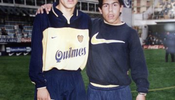 Riquelme recibe a Carlos Tevez en la Bombonera: una relación entre dos ídolos que pasó de la cordialidad a los dardos cruzados
