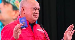 Cabello volvió a usar la excusa de una intervención extranjera para comenzar a quitar nacionalidades