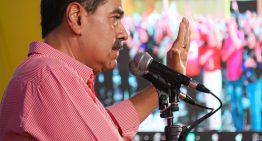 VIDEO: Nicolás Maduro «pide cacao» a los cuatro vientos al ritmo de John Lennon