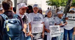 Familiares de presos políticos exigen cese de desapariciones forzadas y tratos crueles en cárcel de El Rodeo I (VIDEO)