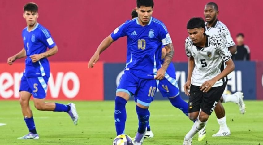 La Selección Argentina vapuleó a Fiji 7 a 0 y Uriel Ojeda, con un triplete, se llevó la pelota en el Mundial Sub 17: «La ilusión de salir campeón siempre está»