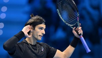 ATP Finals: un interminable punto, lujos y drama en la victoria de Lorenzo Musetti ante Alex De Miñaur