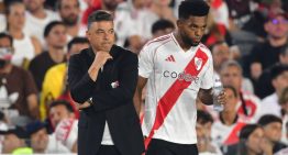 Gallardo agita el tablero: dos pesos pesados afuera y una convocatoria cargada de juveniles en River para visitar a Vélez