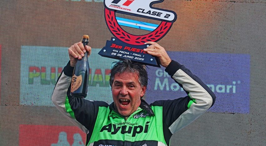 Conmoción en el automovilismo argentino: un tricampeón murió en plena pista durante la última vuelta de una carrera en La Plata