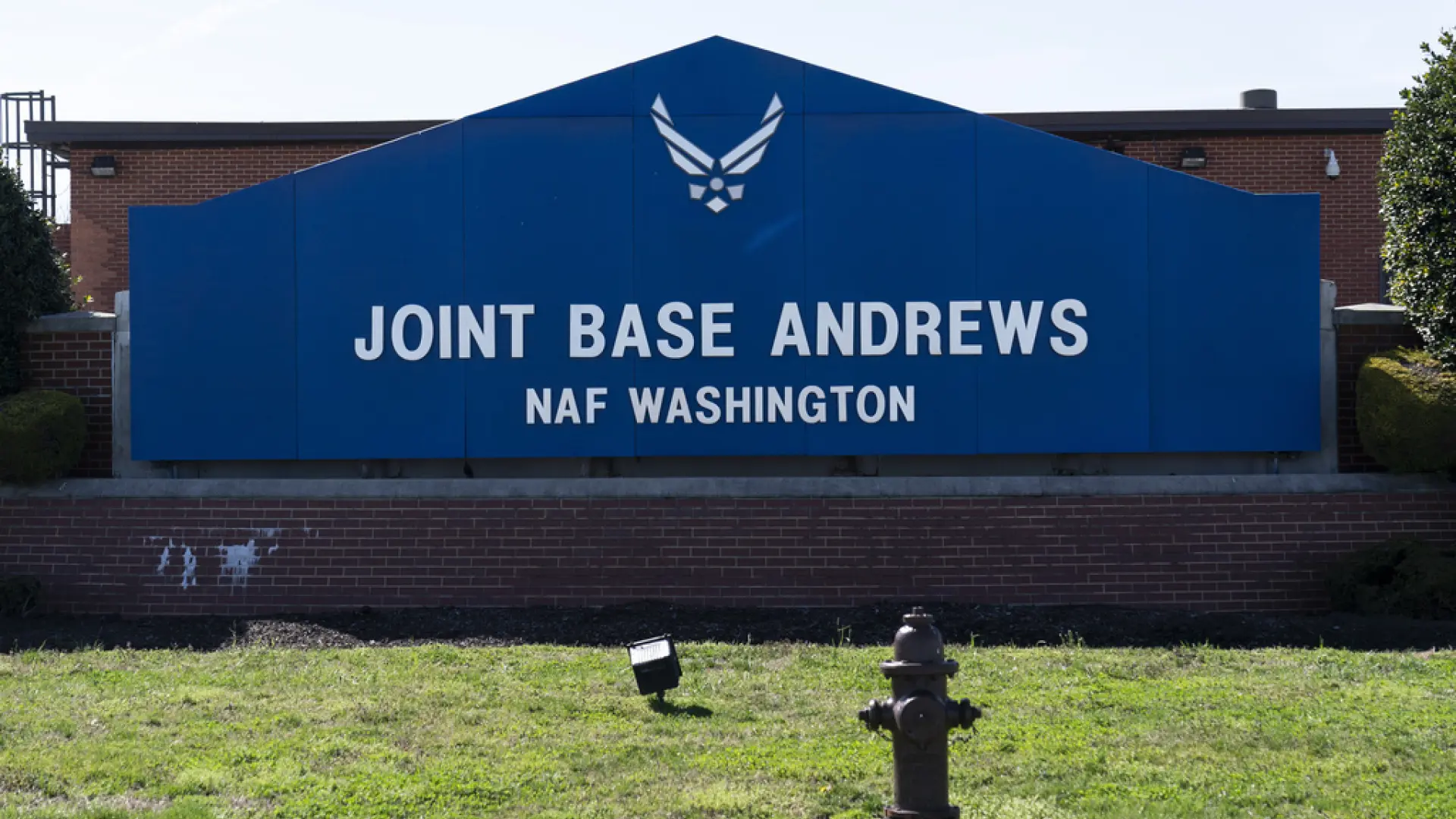 EUU evacúa la base militar de Andrews, cerca de Washington, por un paquete sospechoso que ha causado «síntomas» a varias personas