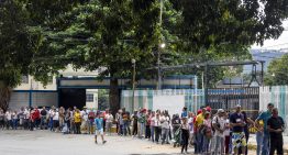 Chavismo prepara tercer mes de aguinaldos mientras los trabajadores sobreviven con sueldos pulverizados