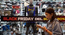 La devaluación del bolívar impacta las ofertas del Black Friday en Venezuela