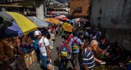 El 52% del gasto familiar de un venezolano se destina a alimentos y transporte, según experto