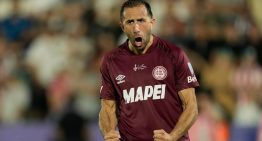 Cali Izquierdoz, con la tranquilidad del deber cumplido: «Soñaba con poner a Lanús arriba y despedirme con un título»