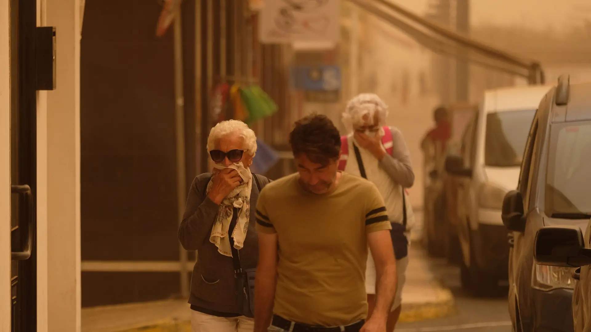 Las 'lluvias de sangre' llegarán a algunas partes de España y así puede afectar a tu respiración