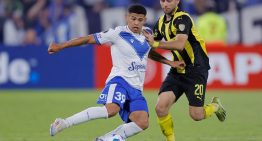 La FIFA confirmó la inhabilitación por un año para un jugador de Vélez por falsificación de documentación