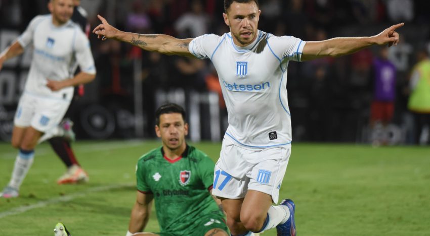 Racing le ganó a Newell's en Rosario y saltó al segundo puesto de su grupo: a quién se enfrentaría en playoffs