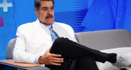 Cerco militar de EEUU puso a Maduro a implorar plegarias para evitar un ataque (VIDEO)