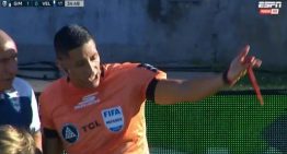 Increíble, le tiraron un martillo desde la tribuna al árbitro de Gimnasia-Vélez y zafó de milagro