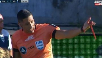 Increíble, le tiraron un martillo desde la tribuna al árbitro de Gimnasia-Vélez y zafó de milagro
