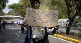 Provea considera que en Venezuela hay un deliberado estancamiento de salarios y pensiones