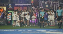Tigre cumplió con el ritual del pasillo para Lanús, el campeón de la Copa Sudamericana, pese a que no estaba contemplado en el protocolo del PDFgate