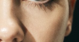 Dra. Cristina Núñez, médico estético: «Está más que establecido que el tabaco, la falta de descanso, el abuso de azúcares o ultraprocesados y, sobre todo, el sol aceleran la degradación de colágeno de la piel»