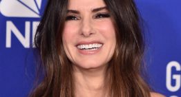 Pedro Moreno, peluquero: «El corte más favorecedor a partir de los 45 es el que cae entre el hombro y la parte alta del pecho ya que suaviza la mandíbula y eleva el óvalo»