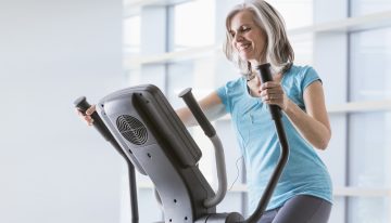 Rosa Fernández, licenciada en INEF y entrenadora personal, sobre el cardio en menopausia: «No necesitas hacer más, necesitas hacerlo mejor»