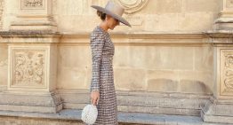 La invitada más elegante del fin de semana tiene un vestido-abrigo ideal que te servirá de inspiración para tu look de Navidad