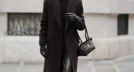 Un vestido, una chaqueta y una blusa que este invierno hay que llevar con guantes largos de piel. Sí o sí