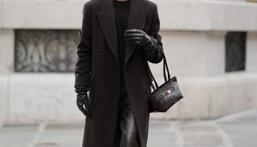 Un vestido, una chaqueta y una blusa que este invierno hay que llevar con guantes largos de piel. Sí o sí