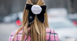 Del lazo al pasador de tu abuela, cómo adornar tu melena esta Navidad para que nadie se fije en tu vestido negro del año pasado