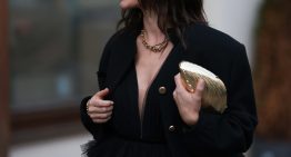 Oda a la cartera de mano favorita de tu madre o por qué el clutch vuelve esta Navidad a ser tu mejor amigo