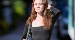 Juan Leal, peluquero extremeño: «Para evitar el encrespamiento con el secador, usa aire frío al terminar porque ese golpe final sella el peinado, fija el color y te da brillo al cabello»