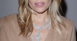 Michael Stark, estilista capilar: «El corte de pelo curtain fringe está volviendo con muchísima fuerza en mujeres a partir de los 50 ya que suaviza facciones y rejuvenece sin esfuerzo»