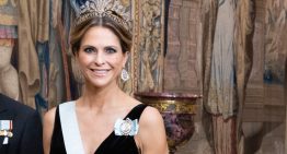 Magdalena de Suecia tiene un vestido de ensueño (terciopelo y lentejuela) y la tiara que la corona sueca encontró en un viejo armario de palacio